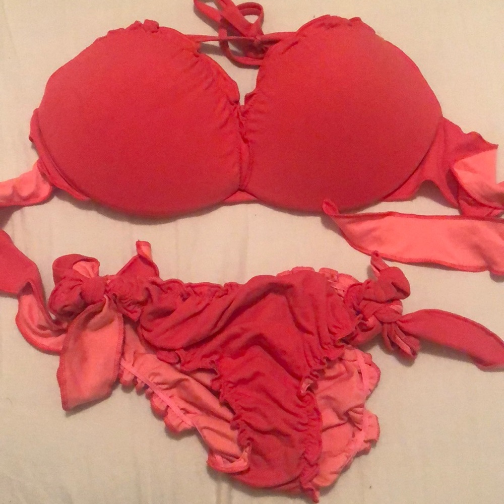 Super cute matching pink swimsuit from Calzedonia